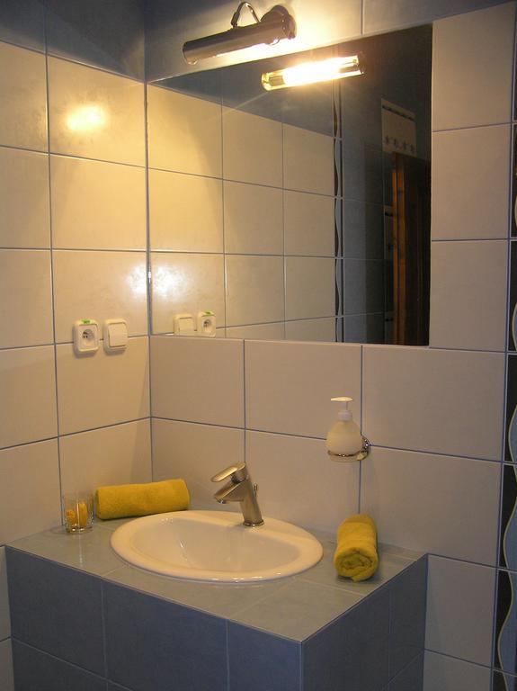 Hotel Slnecny Dvor Michalovce Zimmer foto