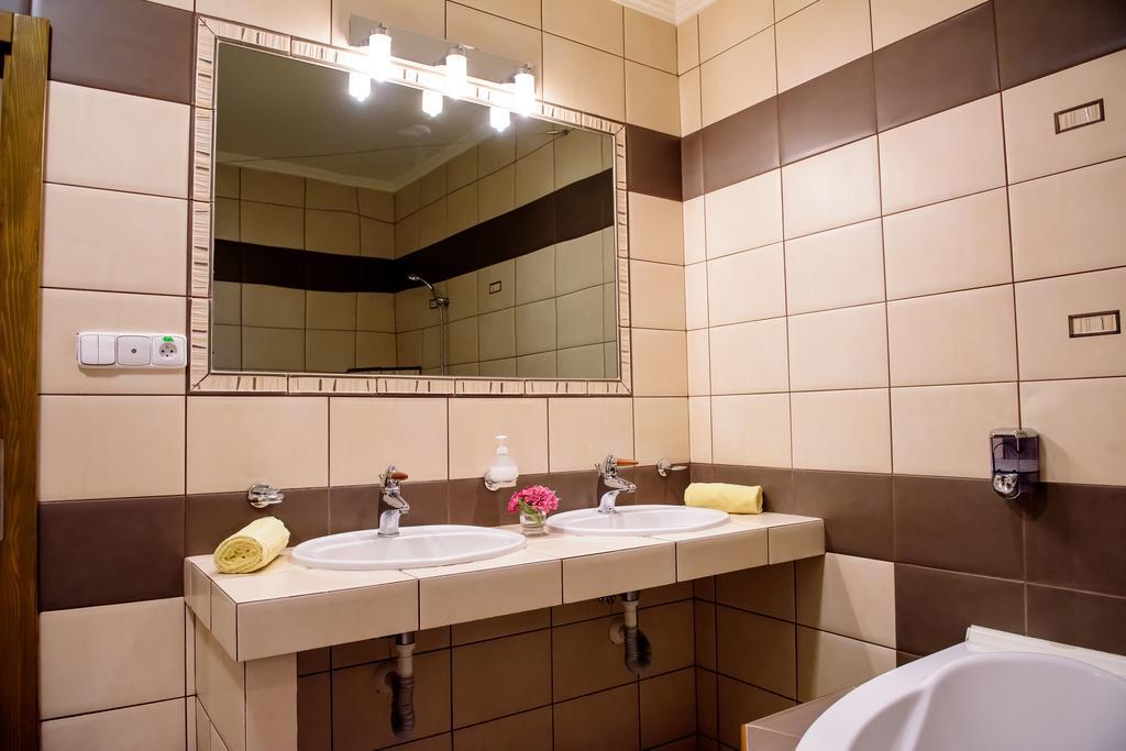 Hotel Slnecny Dvor Michalovce Zimmer foto
