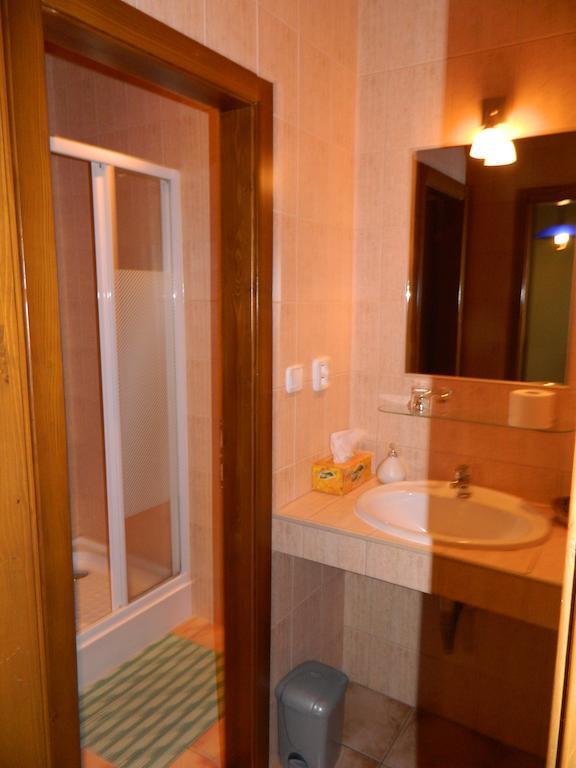 Hotel Slnecny Dvor Michalovce Zimmer foto